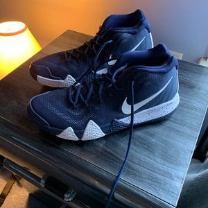 Nike Kyrie 5 UConn PE